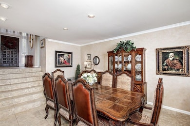 Formal Dining