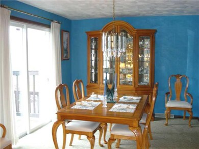 Entry/Foyer.