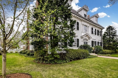 91 Middlesex Rd, Chestnut Hill, MA 02467 - photo 2