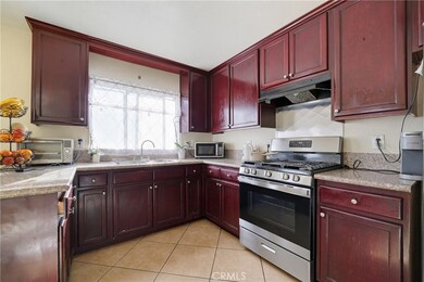 409 W Cedar St, Compton, CA 90220 - photo 7