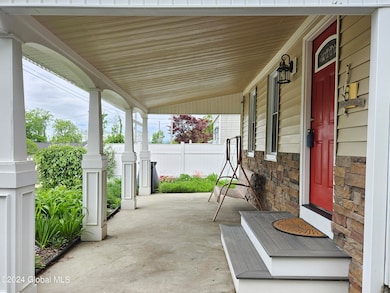 8 Birch Ln, Rensselaer, NY 12144 - photo 3