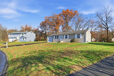 31 Farmstead Cir, Bloomfield, CT 06002 - photo 5