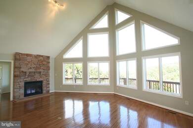 239 Freezeland View Ln, Linden, VA 22642 - photo 4