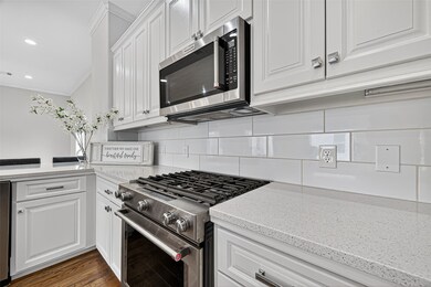 1630 W 24th St, Houston, TX 77008 - photo 6