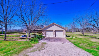 909 Baker Rd, Rosenberg, TX 77471 - photo 2