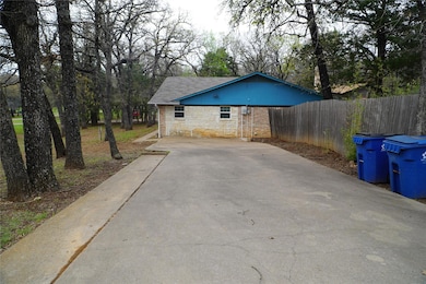 207 Oakhill Dr, Keene, TX 76059 - photo 7