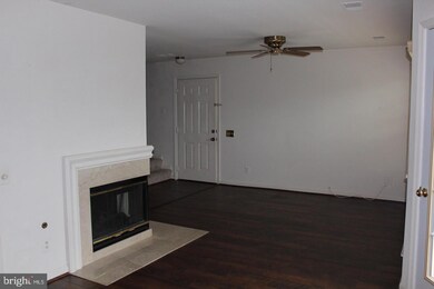 9238 Cardinal Forest Ln unit 9238C-, Lorton, VA 22079 - photo 6