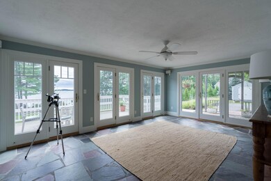 307 Foreside Road Entryway