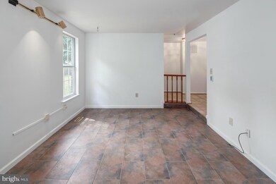 10112 Walnut Wood Ct, Burke, VA 22015 - photo 3