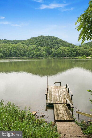 355 Mason Dr, Harpers Ferry, WV 25425 - photo 6