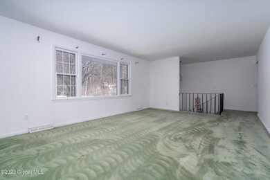 1016 Vrooman Ave Niskayuna NY mls-3