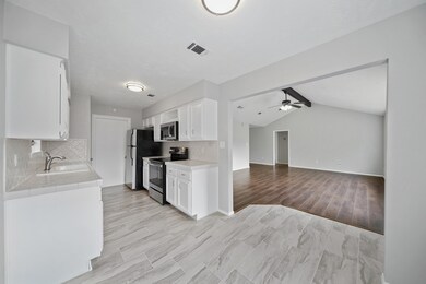 16426 Tibet Rd, Friendswood, TX 77546 - photo 7