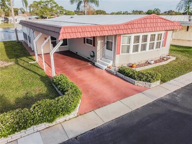 House exterior / 2 carport.