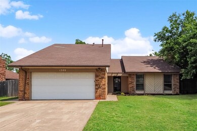 1309 NE 22nd St, Moore, OK 73160 - photo 2
