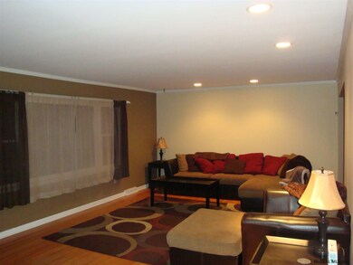 1249 Sandra Ln, Schenectady, NY 12309 - photo 3