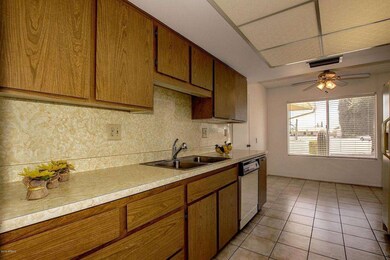 9510 W Briarwood Cir N, Sun City, AZ 85351 - photo 5