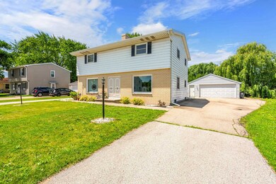 1133 Primrose Ct unit 1135, Neenah, WI 54956 - photo 2