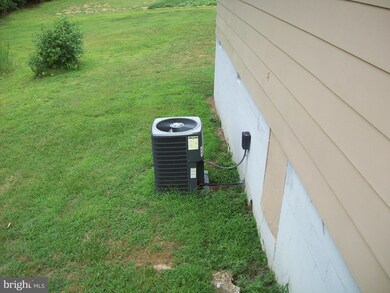 22210 Terrel Dr, Ruther Glen, VA 22546 - photo 4