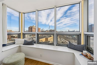 Zephyr Lofts unit 703, Jersey City, NJ 07310 - photo 4