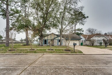 7503 Athlone Dr, Houston, TX 77088 - photo 2