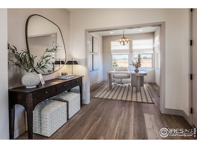 EXAMPLE PHOTO: ENTRY & STUDY/FLEX SPACE