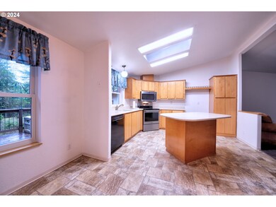 31746 Camas Swale Rd, Creswell, OR 97426 - photo 7