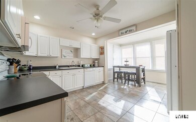 809 Decatur St, Lincoln, IL 62656 - photo 7