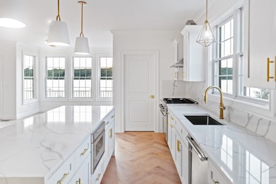 102 E Point Dr, East Providence, RI 02916 - photo 6