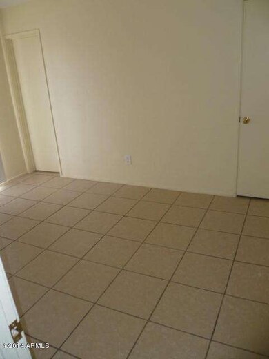 3044 W LAWRENCE 047