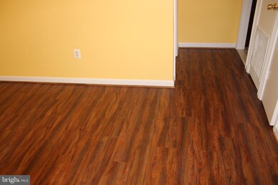 8639 Beekman Place unit 39C, Alexandria, VA 22309 - photo 5