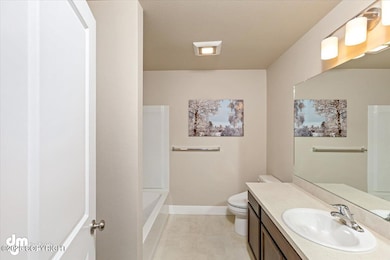 25-IMG_7947_Bathroom 2_SSW