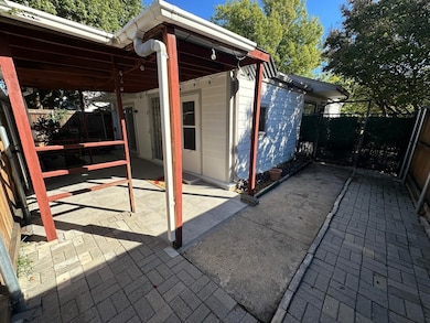 13701 Brookgreen Cir, Dallas, TX 75240 - photo 3