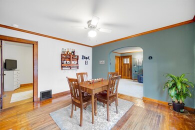 219 N Wiggs St, Griffith, IN 46319 - photo 3