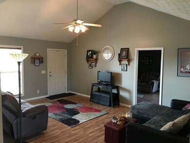 104 Red Oak Ct, Shelbyville, TN 37160 - photo 5