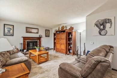 2116 E 25th St, Des Moines, IA 50317 - photo 3