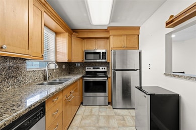 The Beach Club at Fontainebleau Park unit E225, Miami, FL 33172 - photo 7