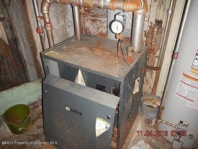 826 S Webster Ave, Scranton, PA 18505 - photo 3