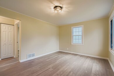 14827 Kenneth Ave, Midlothian, IL 60445 - photo 4