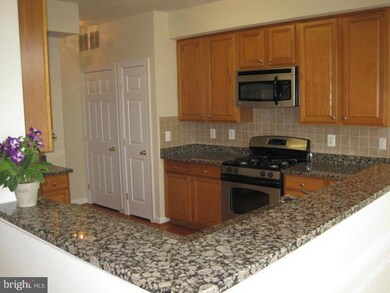 2476 Curie Ct unit 11, Herndon, VA 20171 - photo 4