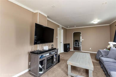 826 Pioneer Rd, Des Moines, IA 50315 - photo 2