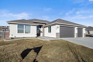 7118 W 28th Place, Kennewick, WA 99338 - photo 3