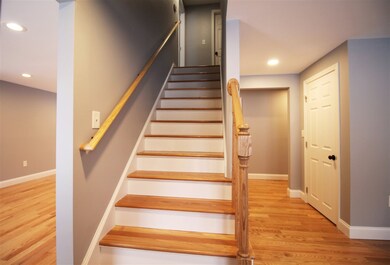 7 Park Ave, Londonderry, NH 03053 - photo 2