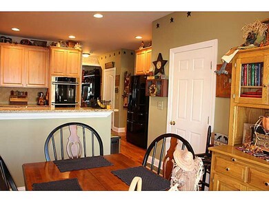 Kitchen. Gorgeous Kitchen with Granite Counter Top