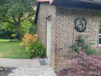 827 S Dogwood Ln, Princeton, IN 47670 - photo 7