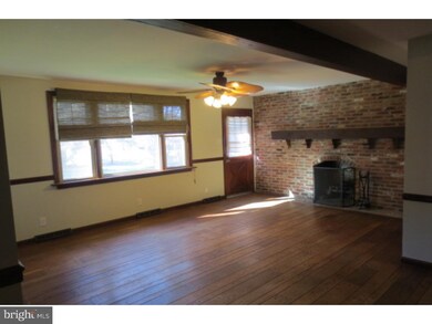 1048 Cherry Ln, Southampton, PA 18966 - photo 5