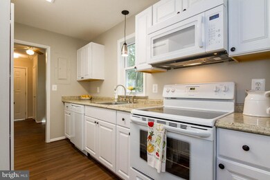 14510 Hamowell St, Manassas, VA 20112 - photo 7