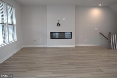 13542 Innovation Station Loop, Herndon, VA 20171 - photo 5
