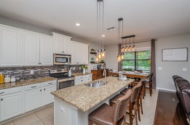 LARGE ISLAND & BREAKFAST BAR