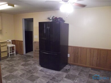 Eat In Kitchen. Range/Oven, Refrigerator and Dishw