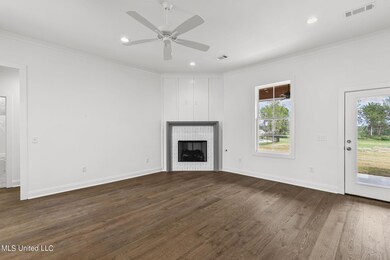 17-web-or-mls-132 Hunters Way-17
